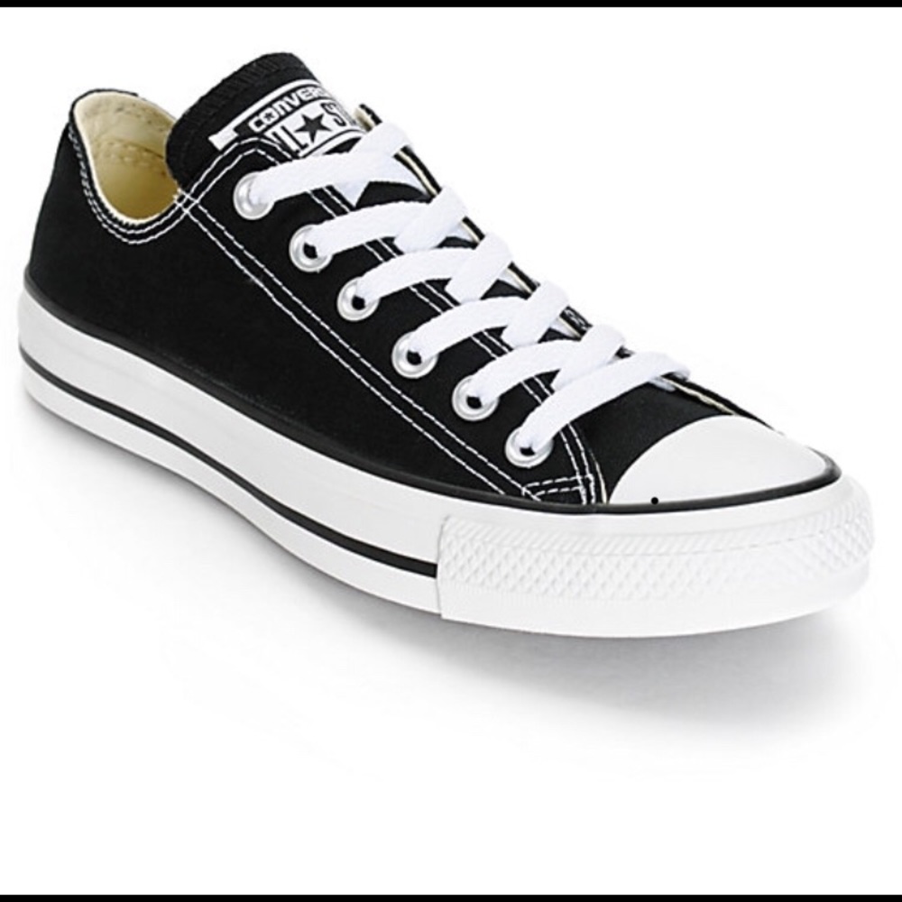 Black low converse